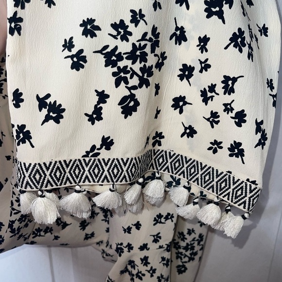 ASOS White Black Floral Tie Front Cutout Pom Pom Hem Jumpsuit Size 4 - Picture 6 of 8